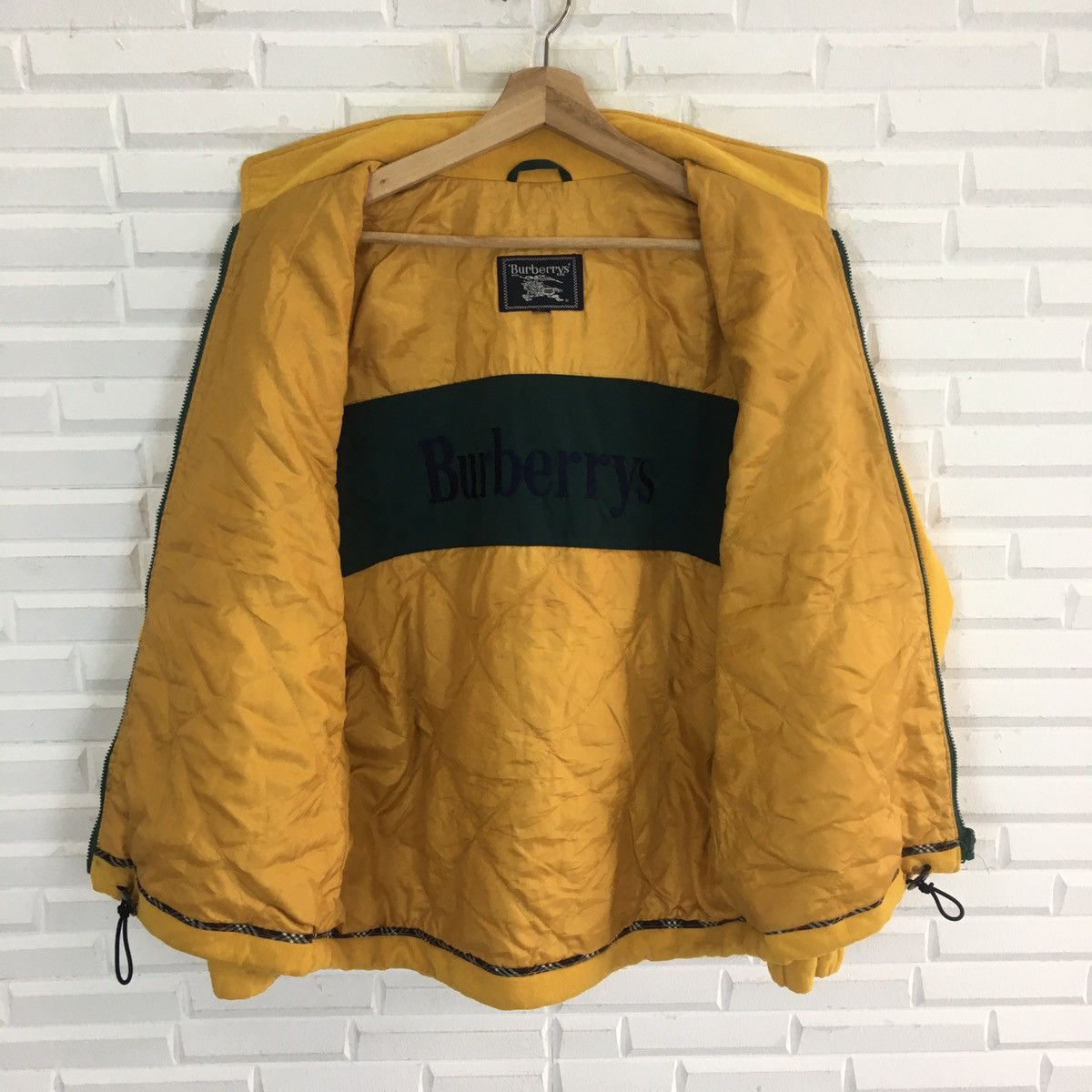 Burberry Burberry Fleece Jacket Spell Out Lining Size US M / EU 48-50 / 2 - 7 Thumbnail