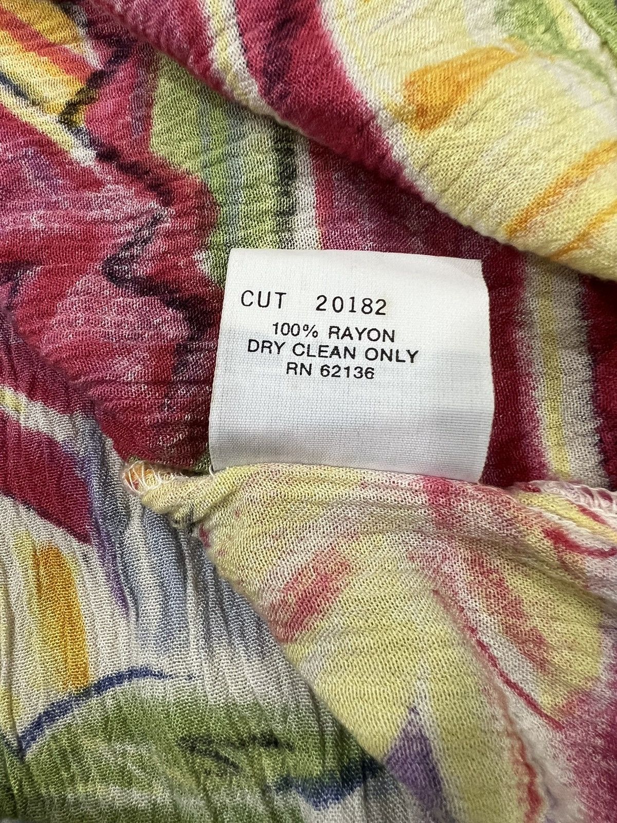 Art Comes First × Guess × J Balvin 1990s Guess 🇺🇸 Multicolor Crayon Art Rayon Hawaiian Shirt Size US M / EU 48-50 / 2 - 9 Thumbnail