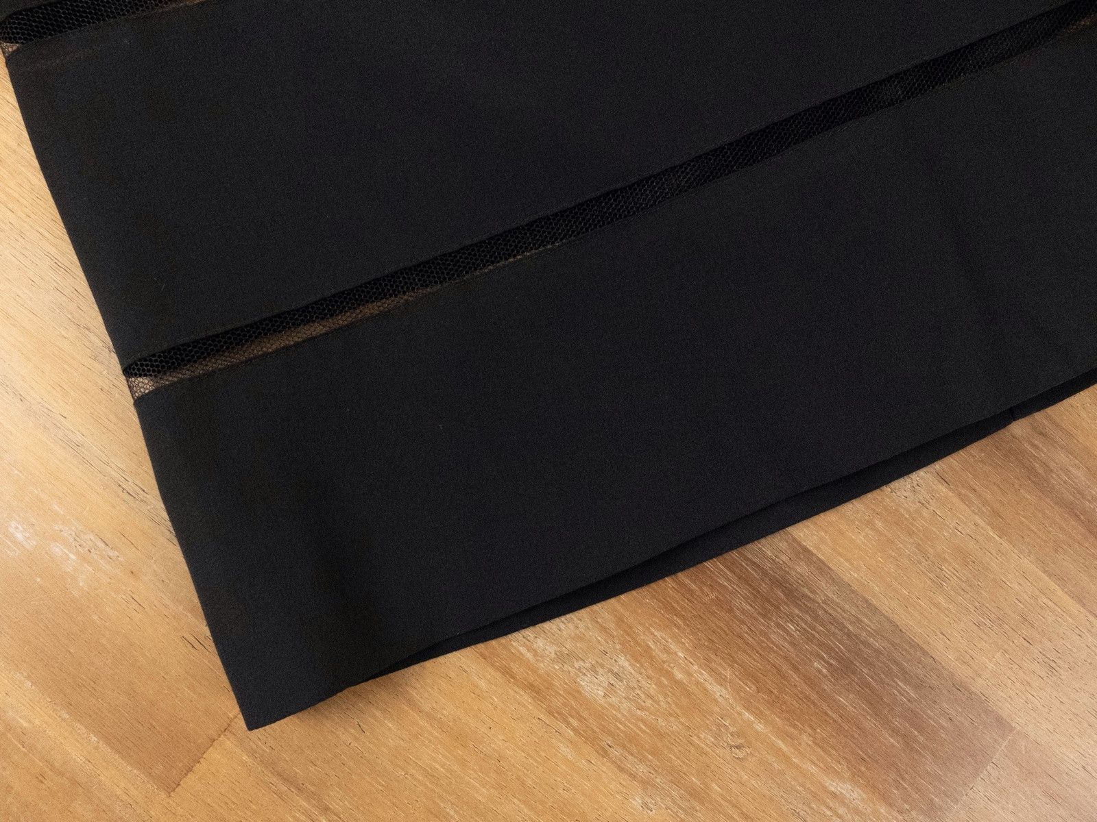 Jil Sander JIL SANDER lightweight panelled black silk mini skirt 8 40 Size 32" / US 10 / IT 46 - 2 Thumbnail
