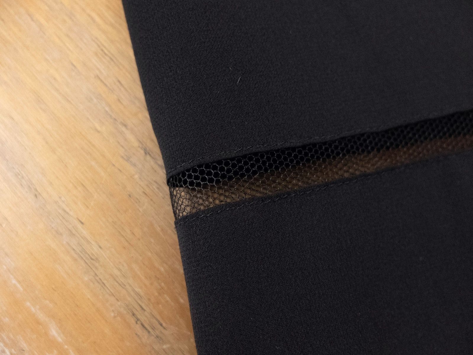 Jil Sander JIL SANDER lightweight panelled black silk mini skirt 8 40 Size 32" / US 10 / IT 46 - 3 Thumbnail