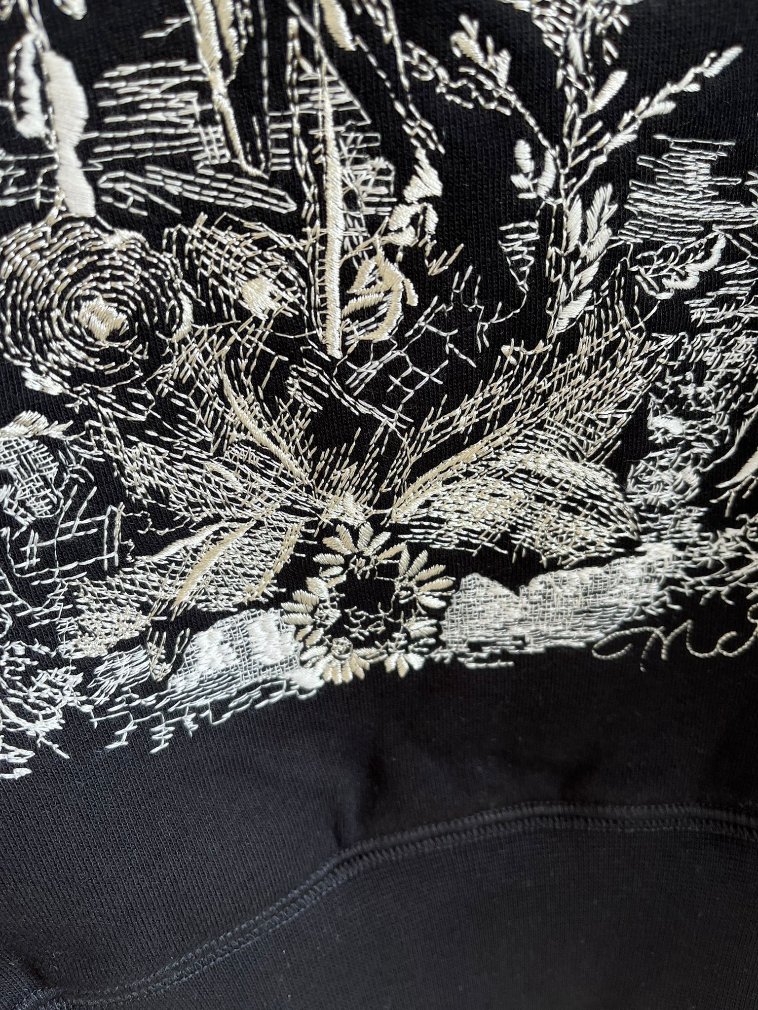 Alexander McQueen Assorted Crewneck Shirt in Black Size US M / EU 48-50 / 2 - 4 Thumbnail
