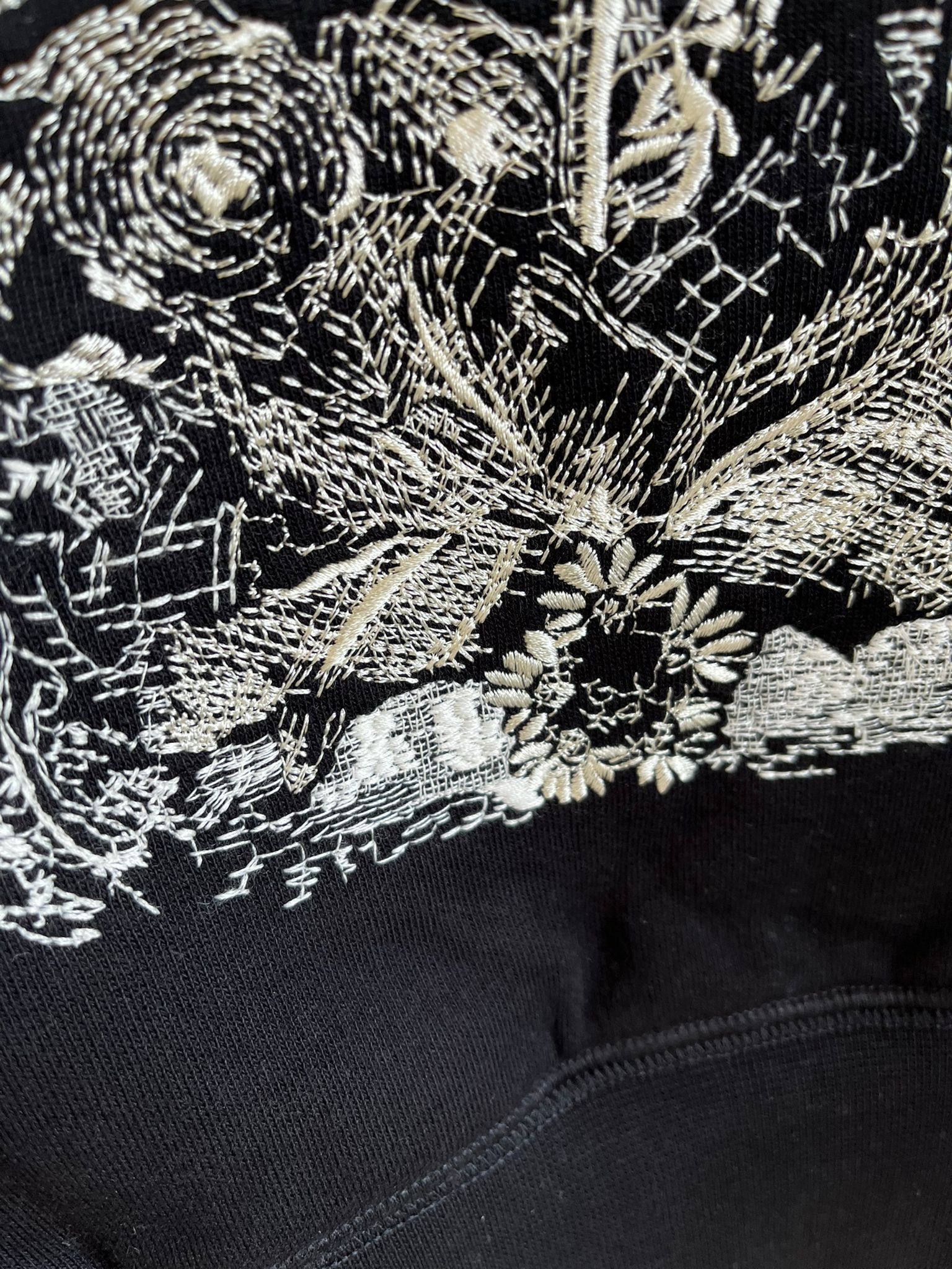 Alexander McQueen Assorted Crewneck Shirt in Black Size US M / EU 48-50 / 2 - 5 Thumbnail