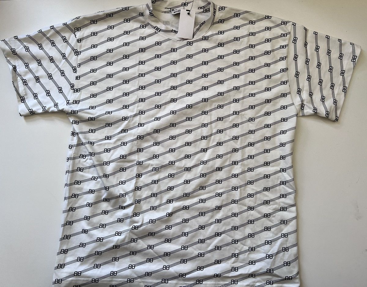 Balenciaga Balenciaga license logo graphic tee women sizing Size XL / US 12-14 / IT 48-50 - 1 Thumbnail