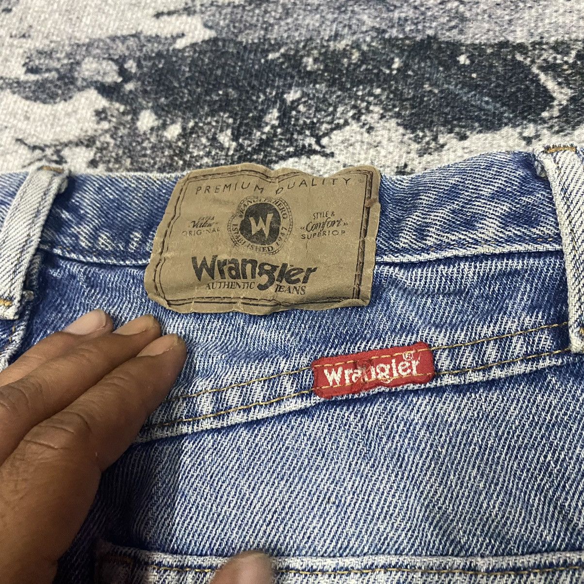 Jean × Vintage × Wrangler Vintage Wrangler Light Washed Distressed Jeans Size US 29 - 9 Thumbnail