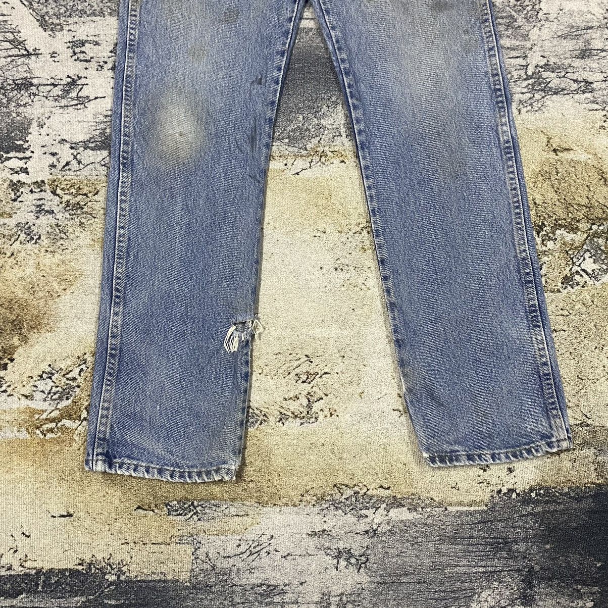 Jean × Vintage × Wrangler Vintage Wrangler Light Washed Distressed Jeans Size US 29 - 3 Thumbnail