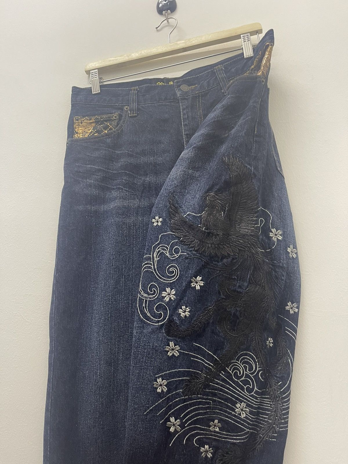 Karakuri Tamashii Rare Vintage SUKAJAN Japan Phoenix Embroidered Denim Jeans Size US 32 / EU 48 - 7 Thumbnail