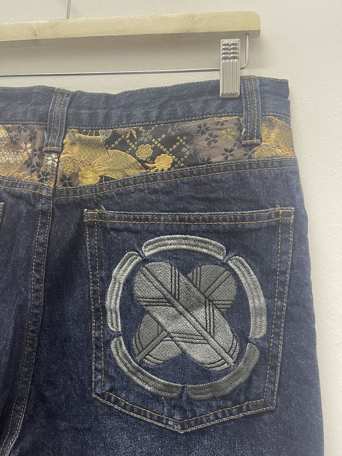 Karakuri Tamashii Rare Vintage SUKAJAN Japan Phoenix Embroidered Denim Jeans Size US 32 / EU 48 - 4 Thumbnail