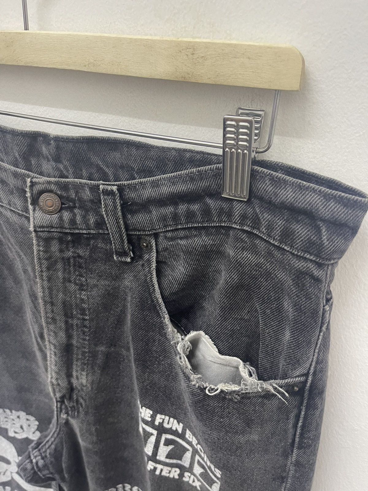 Levi's Rare Vintage LEVIS No War 777 Wisconsin Athletic Dept USA Size US 34 / EU 50 - 4 Thumbnail