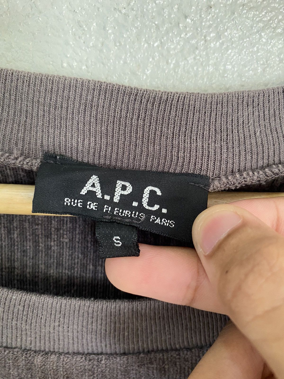 A.P.C. RARE💥APC ARCHIVE CROP SWEATER JUMPER SIZE S Size S / US 4 / IT 40 - 6 Thumbnail