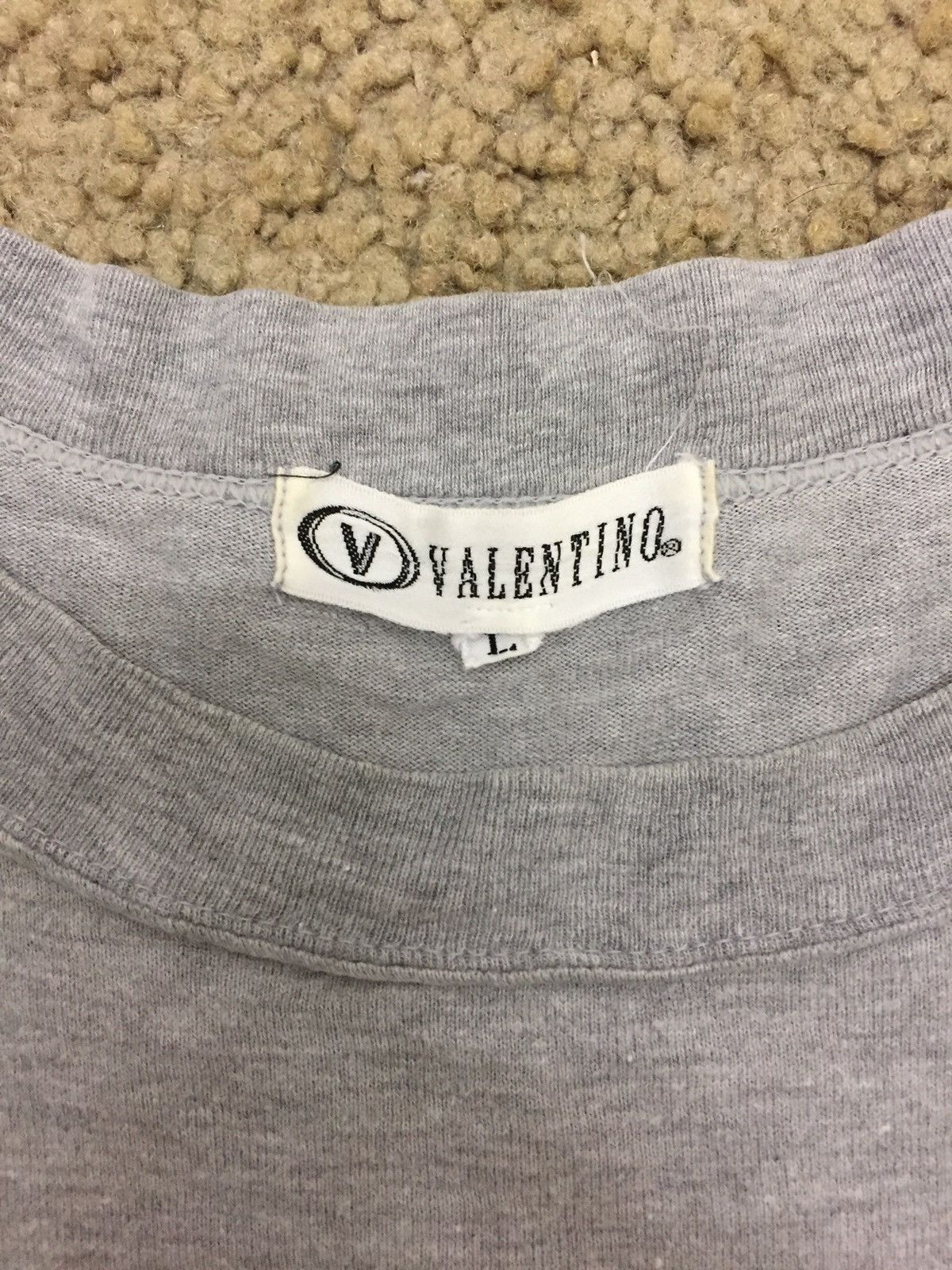 Valentino × Vintage 🔥SALE🔥Vintage Valentino Spell out Big Logo T-shirt Size US L / EU 52-54 / 3 - 3 Thumbnail
