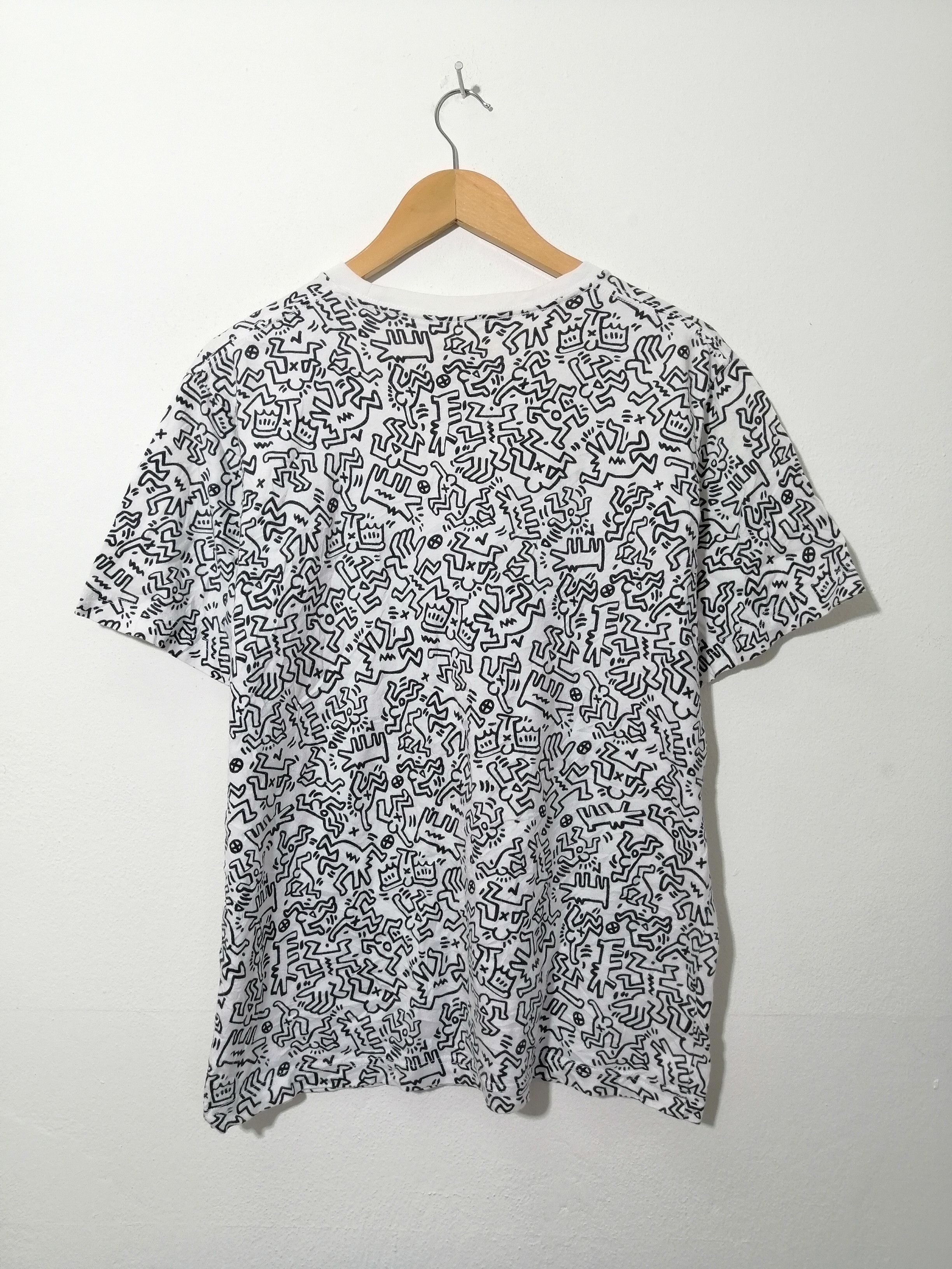 Keith Haring × Uniqlo Keith Haring Overprint Tee Size US M / EU 48-50 / 2 - 2 Thumbnail