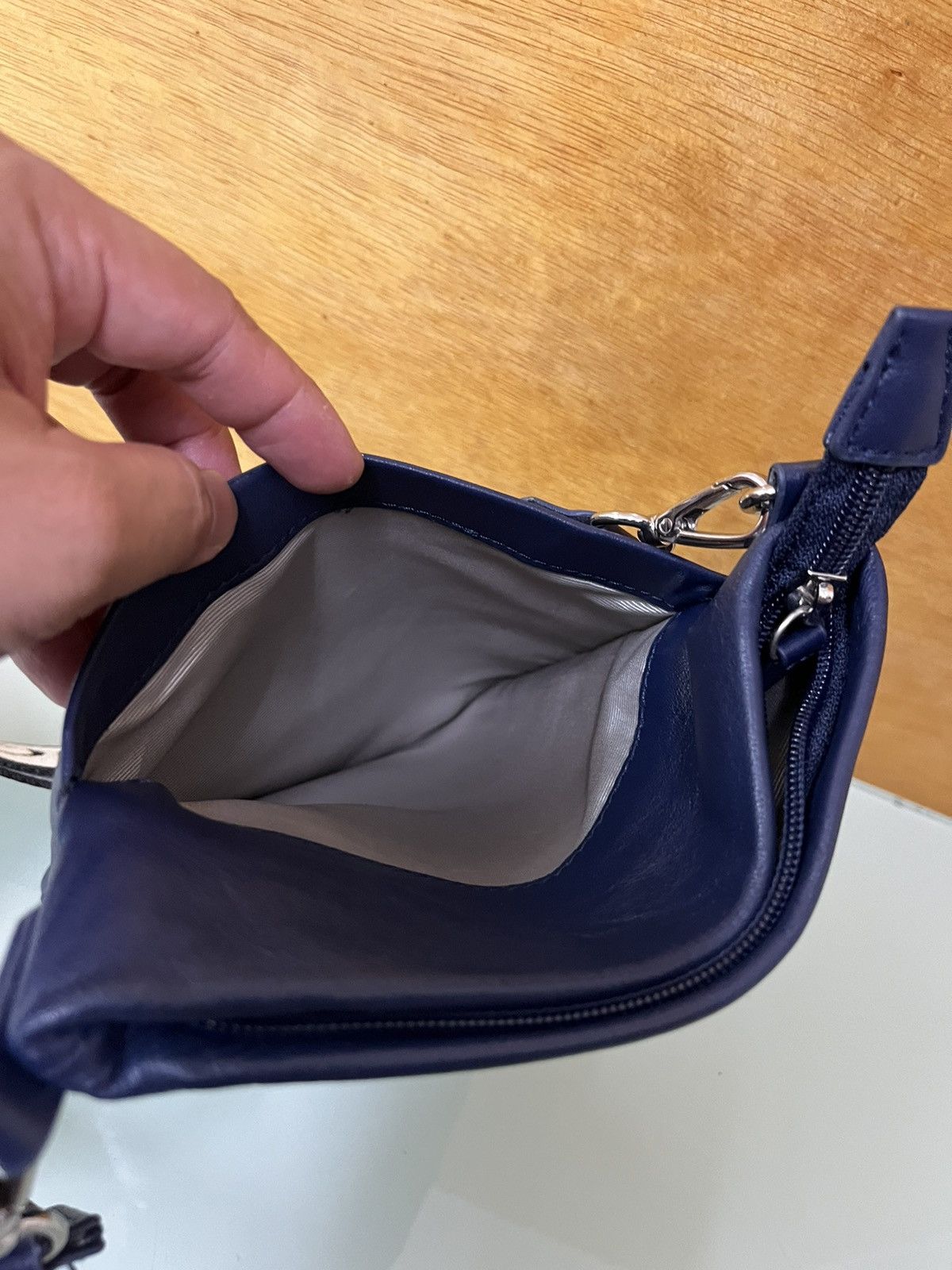 Yohji Yamamoto Authentic Ysaccs By Yohji Yamamoto Leather Shoulder Bag Size ONE SIZE - 7 Thumbnail