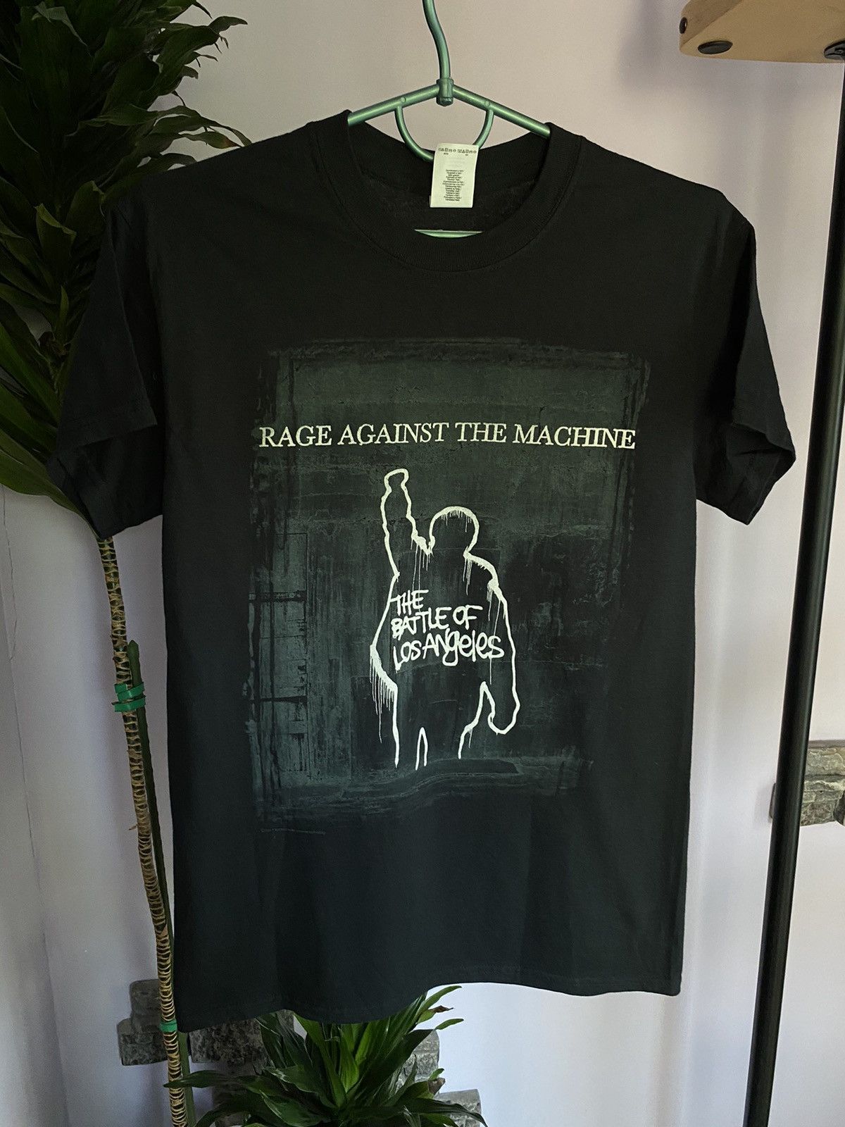 Band Tees × Rage Against The Machine × Vintage Rage Against the Machine 2017 Tour T-shirt Size US S / EU 44-46 / 1 - 1 Thumbnail