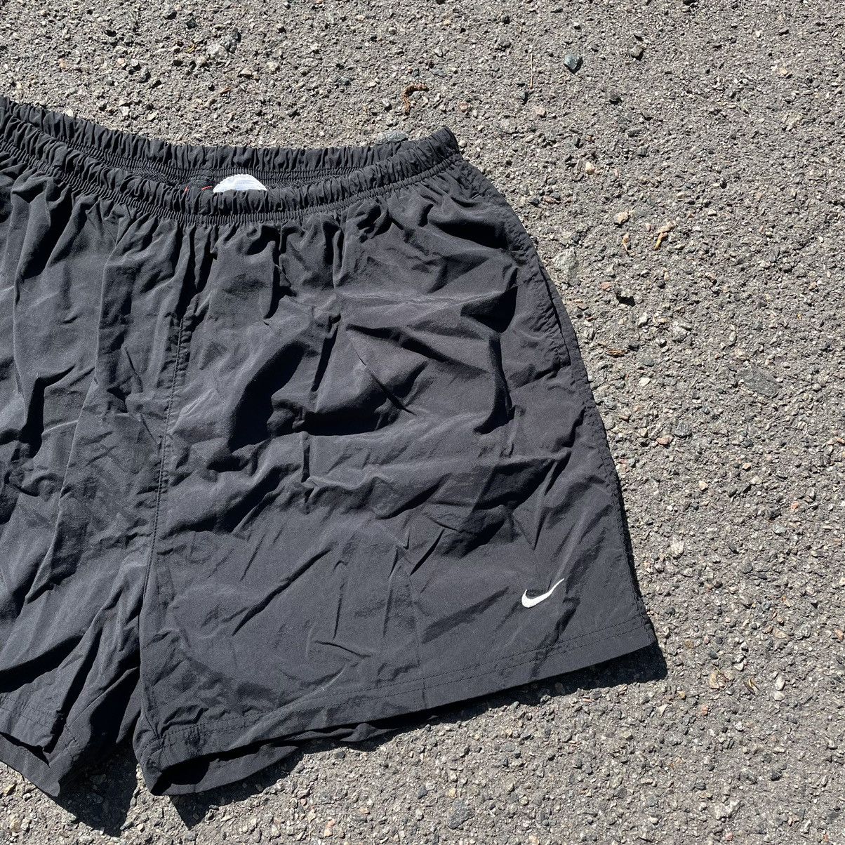 Nike Vintage Y2K Nike Swoosh Logo Shorts Streetwear Size XXL Size US 36 / EU 52 - 2 Thumbnail