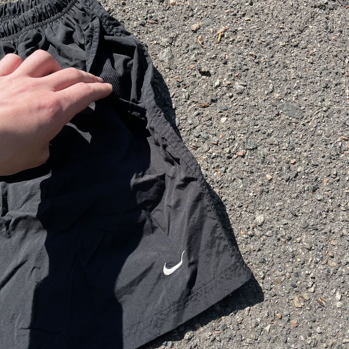 Nike Vintage Y2K Nike Swoosh Logo Shorts Streetwear Size XXL Size US 36 / EU 52 - 3 Thumbnail