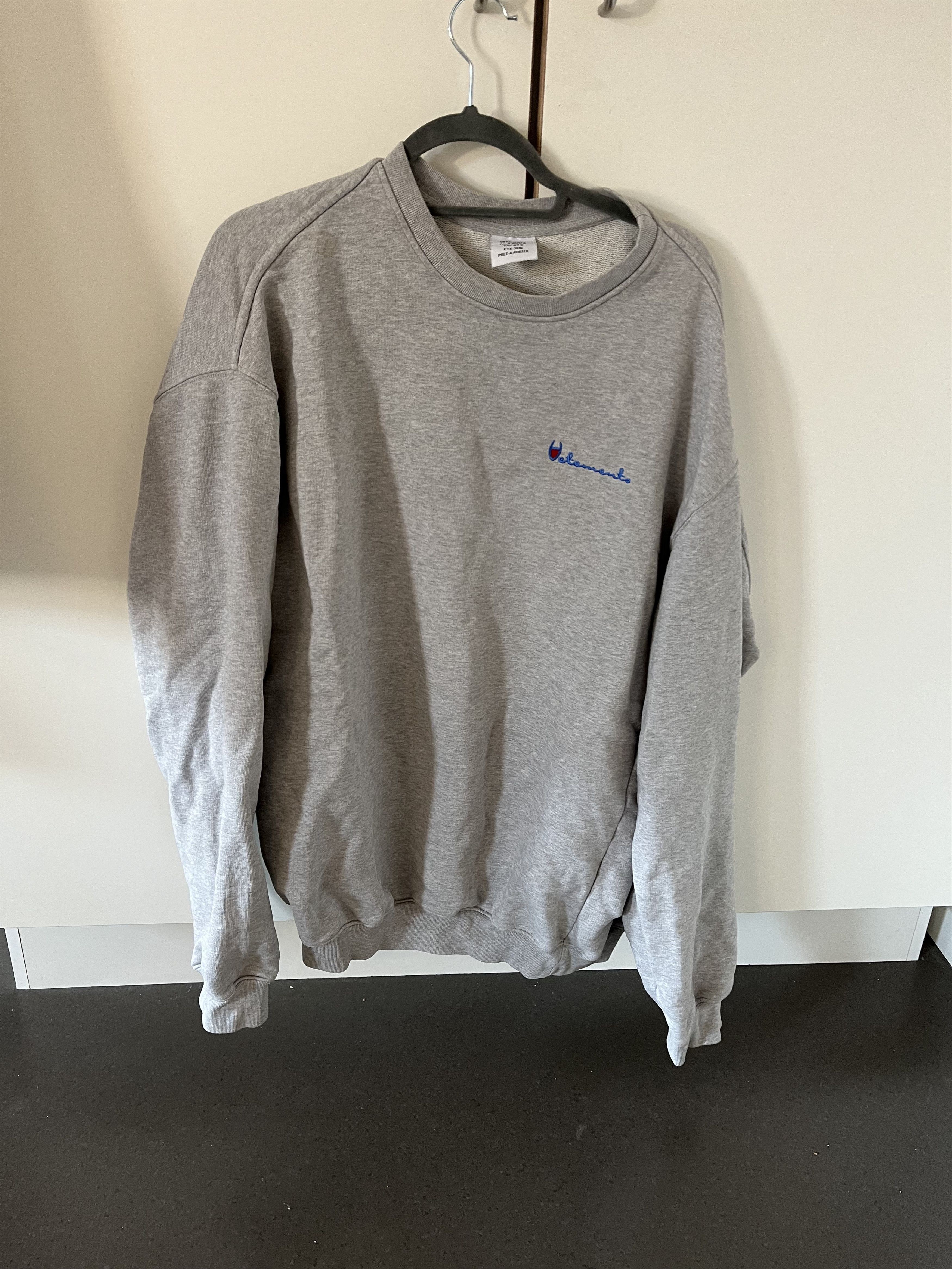 ランクB/VETEMENTS Champion Logo sweatshirt - スウェット