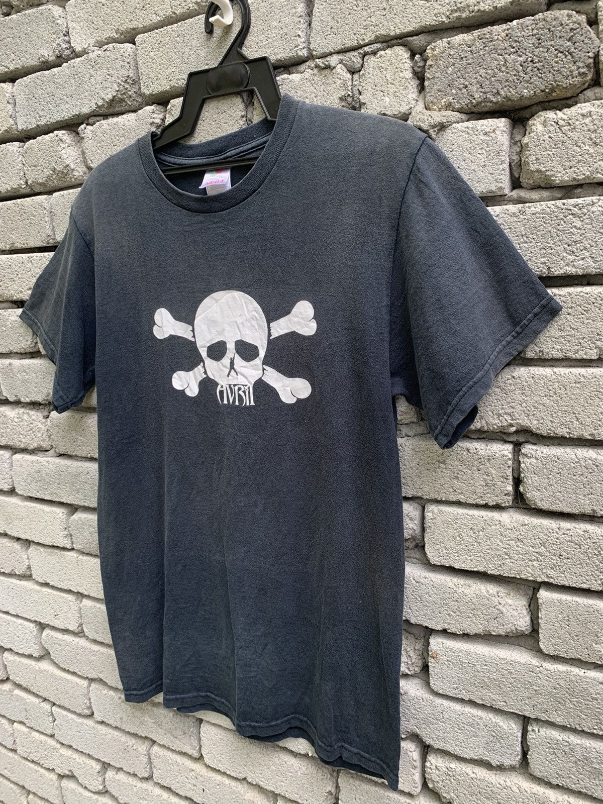 Band Tees Vintage Distressed Faded Avrill Lavigne Skull Logo T Shirt Size US M / EU 48-50 / 2 - 4 Thumbnail