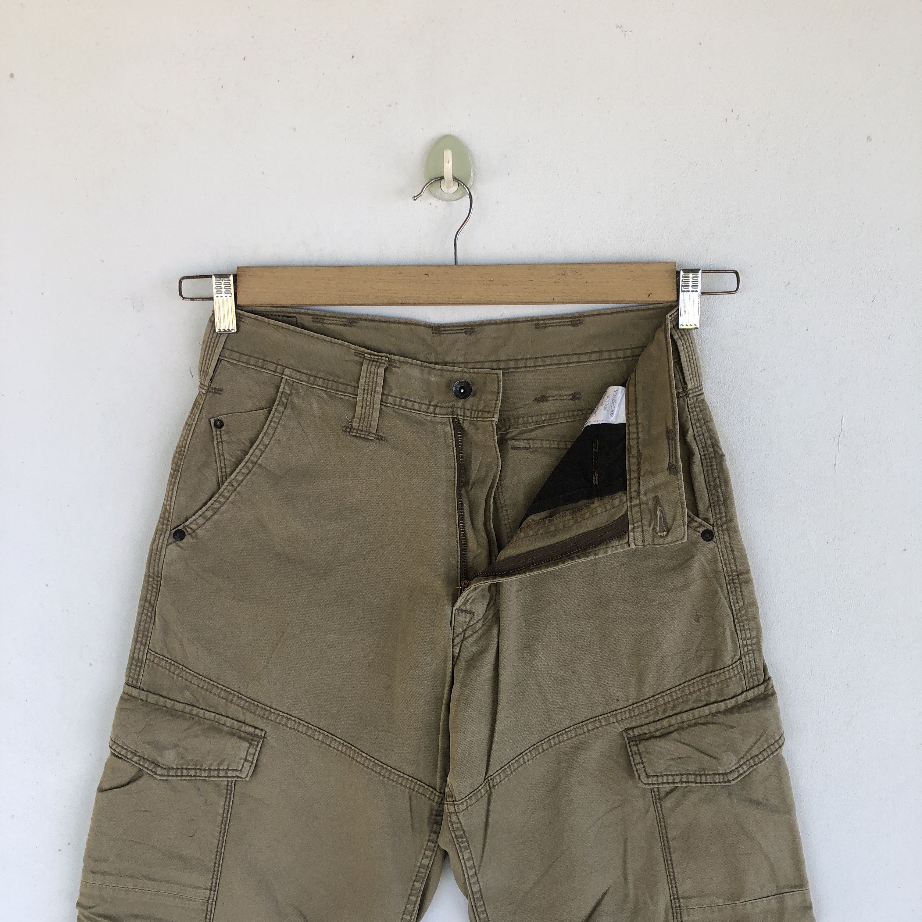 Japanese Brand × Vintage Vintage Japanese Cargo Pants Multi Pocket Bondage Trousers Size 28" / US 6 / IT 42 - 8 Thumbnail