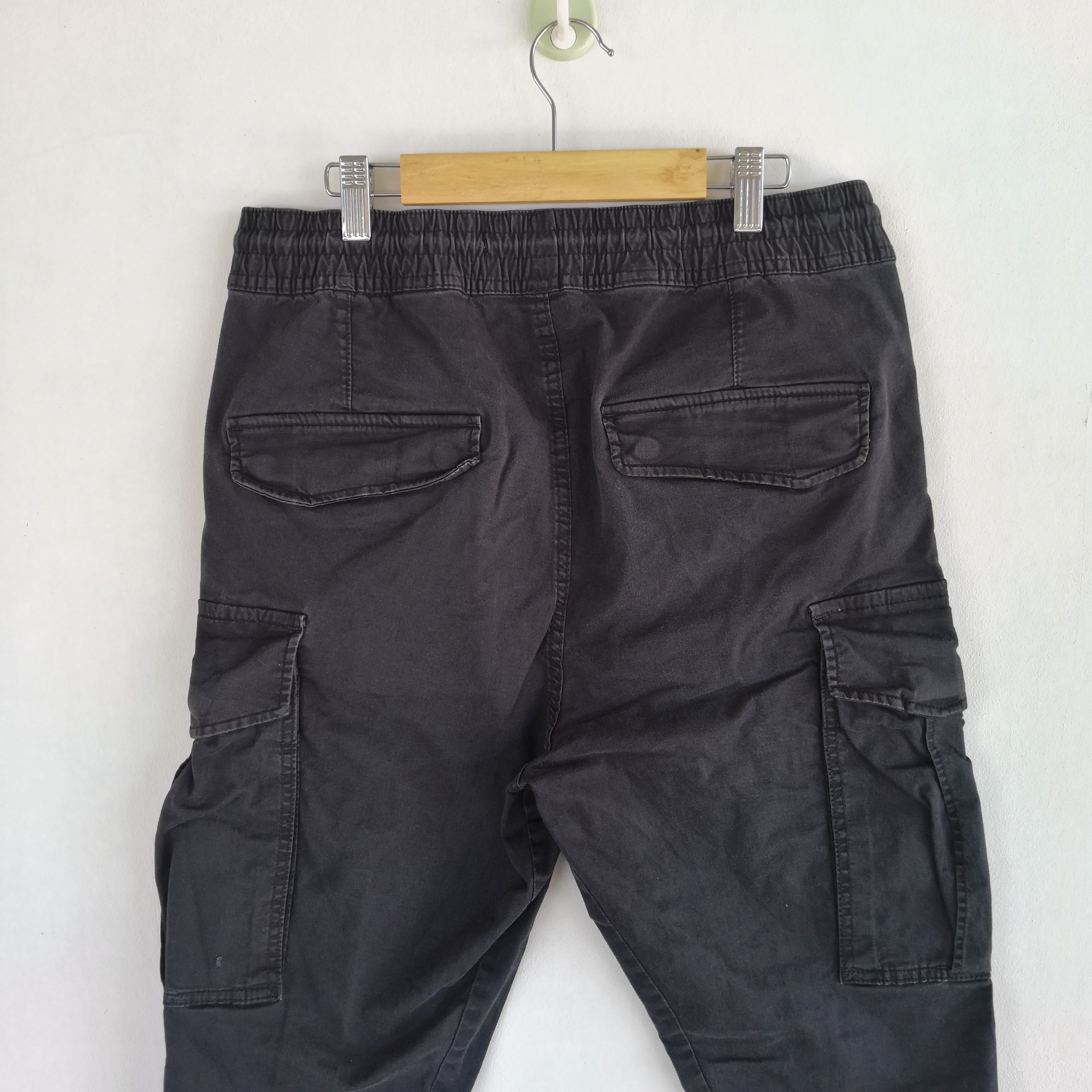 Japanese Brand × Vintage Japanese Cargo Pants Multi Pocket Tactical Trousers Joggers Size US 30 / EU 46 - 5 Thumbnail