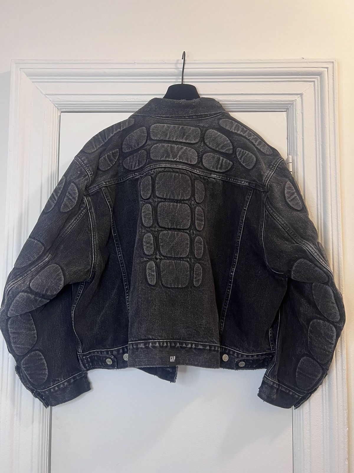 ジャケット・アウター YEEZY GAP BALENCIAGA DENIM JACKET BLACK Yeezy GAP Balenciaga mensz S Padded Denim Jacket “Grey Wash