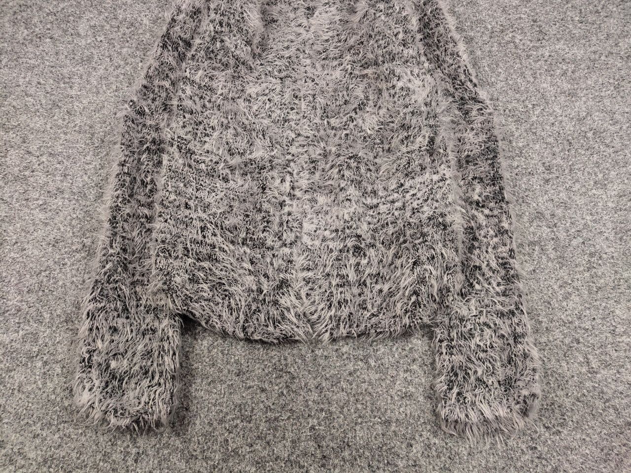 Japanese Brand Vintage 90's Japanese Gray Mohair Style Fuzzy Cardigan Hype Size S / US 4 / IT 40 - 9 Thumbnail