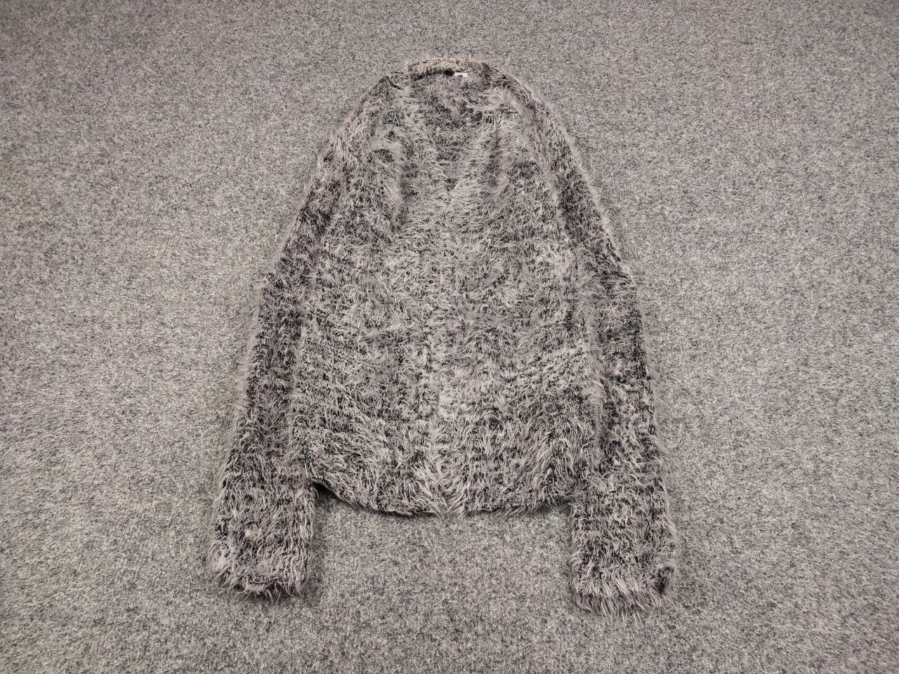 Japanese Brand Vintage 90's Japanese Gray Mohair Style Fuzzy Cardigan Hype Size S / US 4 / IT 40 - 2 Thumbnail