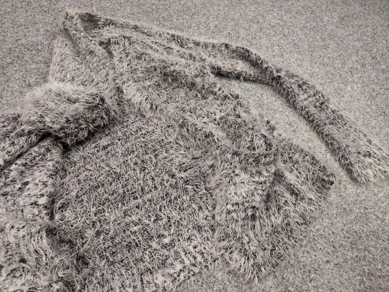 Japanese Brand Vintage 90's Japanese Gray Mohair Style Fuzzy Cardigan Hype Size S / US 4 / IT 40 - 18 Thumbnail