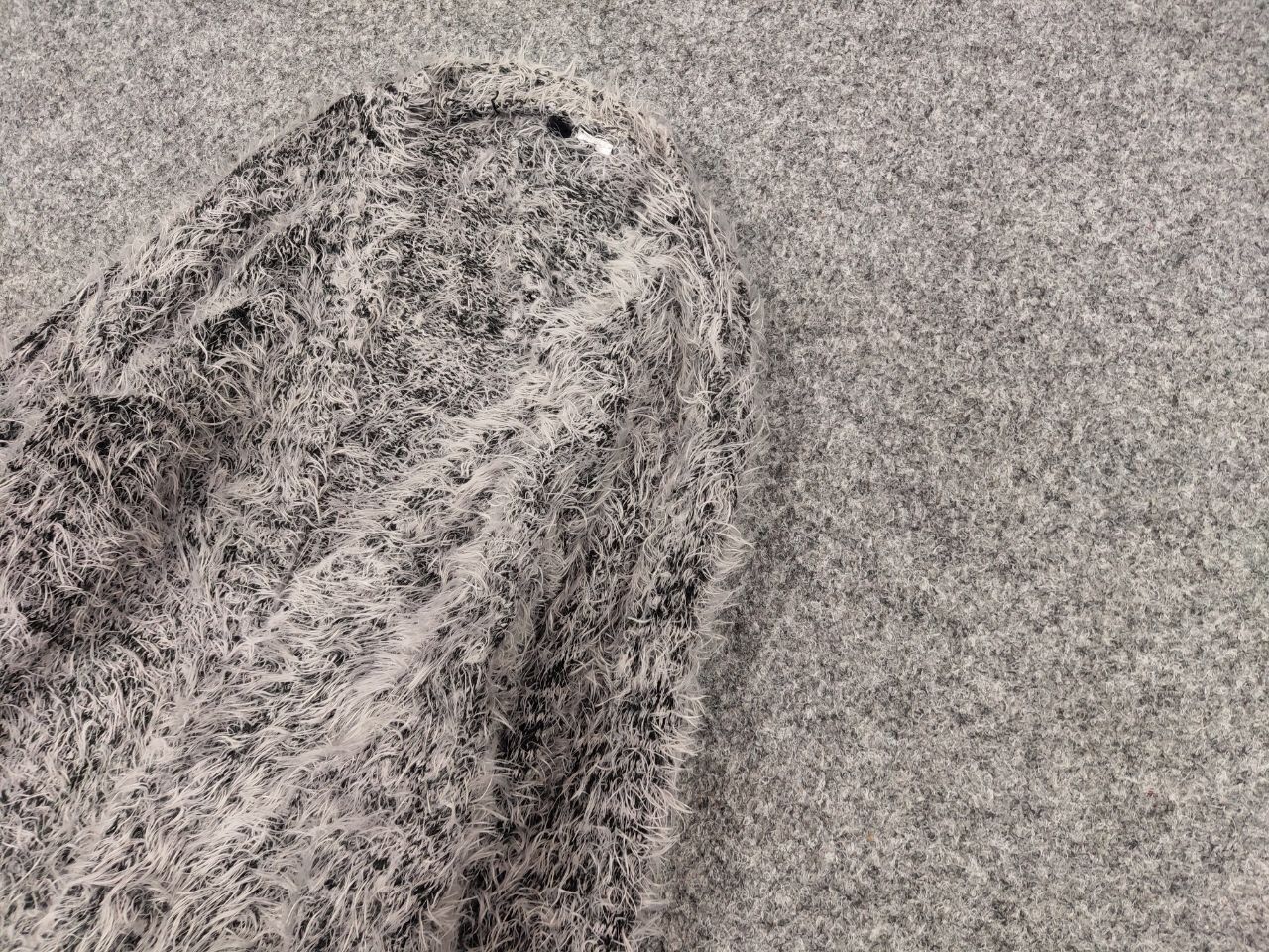 Japanese Brand Vintage 90's Japanese Gray Mohair Style Fuzzy Cardigan Hype Size S / US 4 / IT 40 - 4 Thumbnail