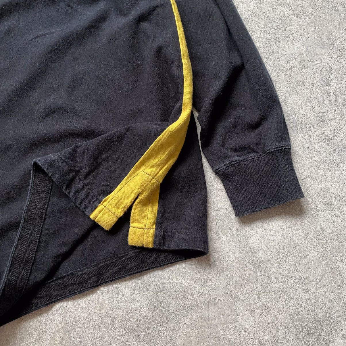 Audi Vintage Audi Long Sleeve Sweatshirt Size US L / EU 52-54 / 3 - 12 Thumbnail