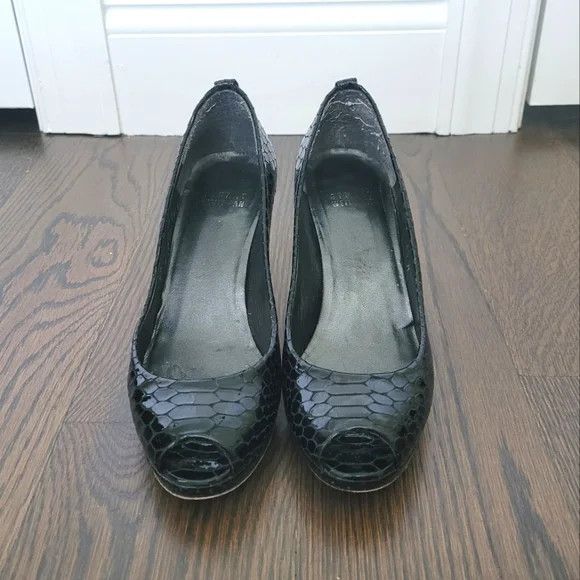 Stuart Weitzman Logoplainfield Patent Leather Snake Peep-Toe Pump Party Work Size US 6.5 / IT 36.5 - 2 Thumbnail