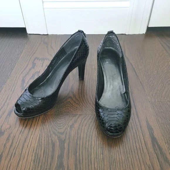 Stuart Weitzman Logoplainfield Patent Leather Snake Peep-Toe Pump Party Work Size US 6.5 / IT 36.5 - 1 Thumbnail