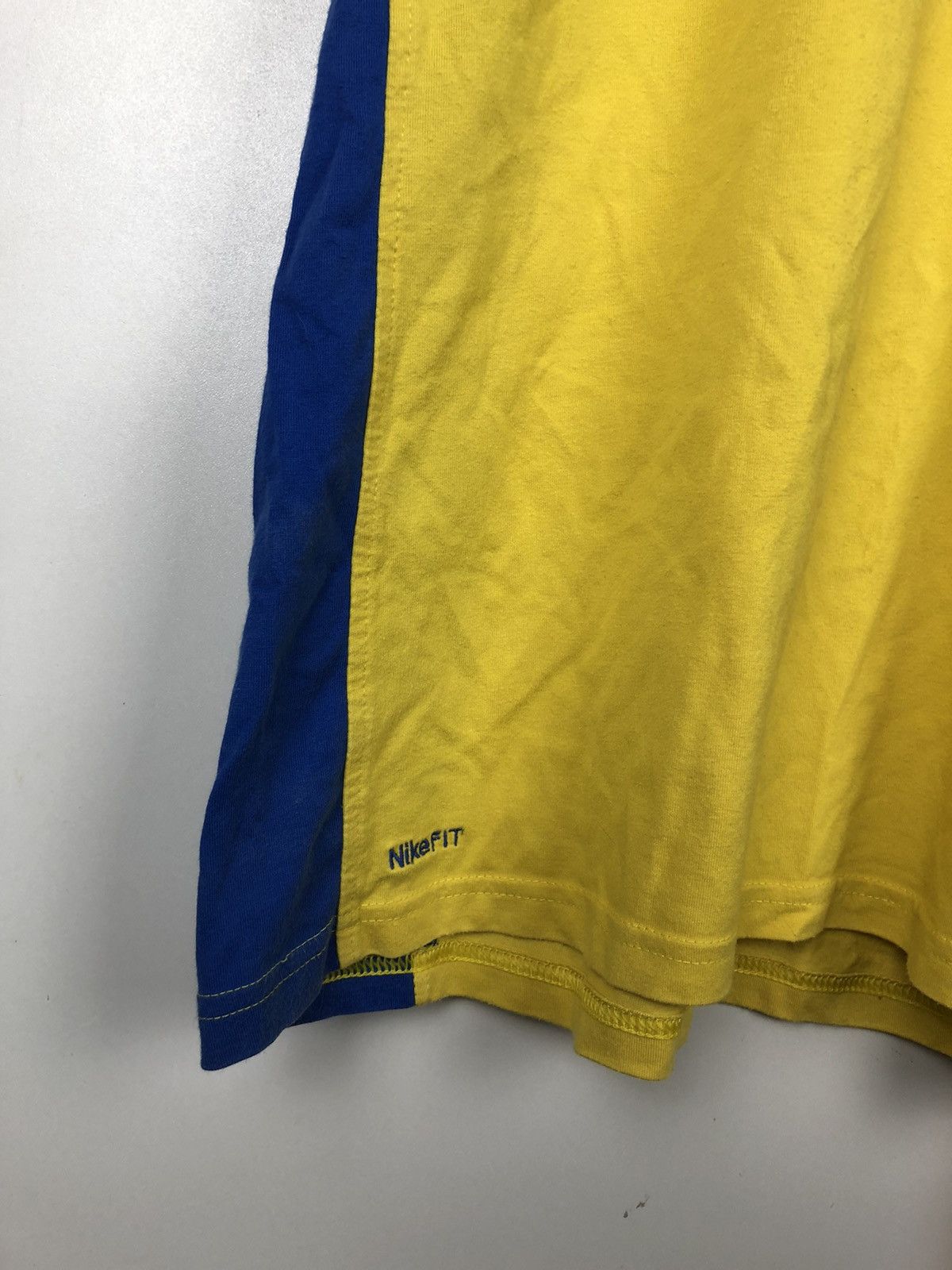 Nike Vintage Nike Fit Dry Yellow T-Shirt size L Size US L / EU 52-54 / 3 - 4 Thumbnail