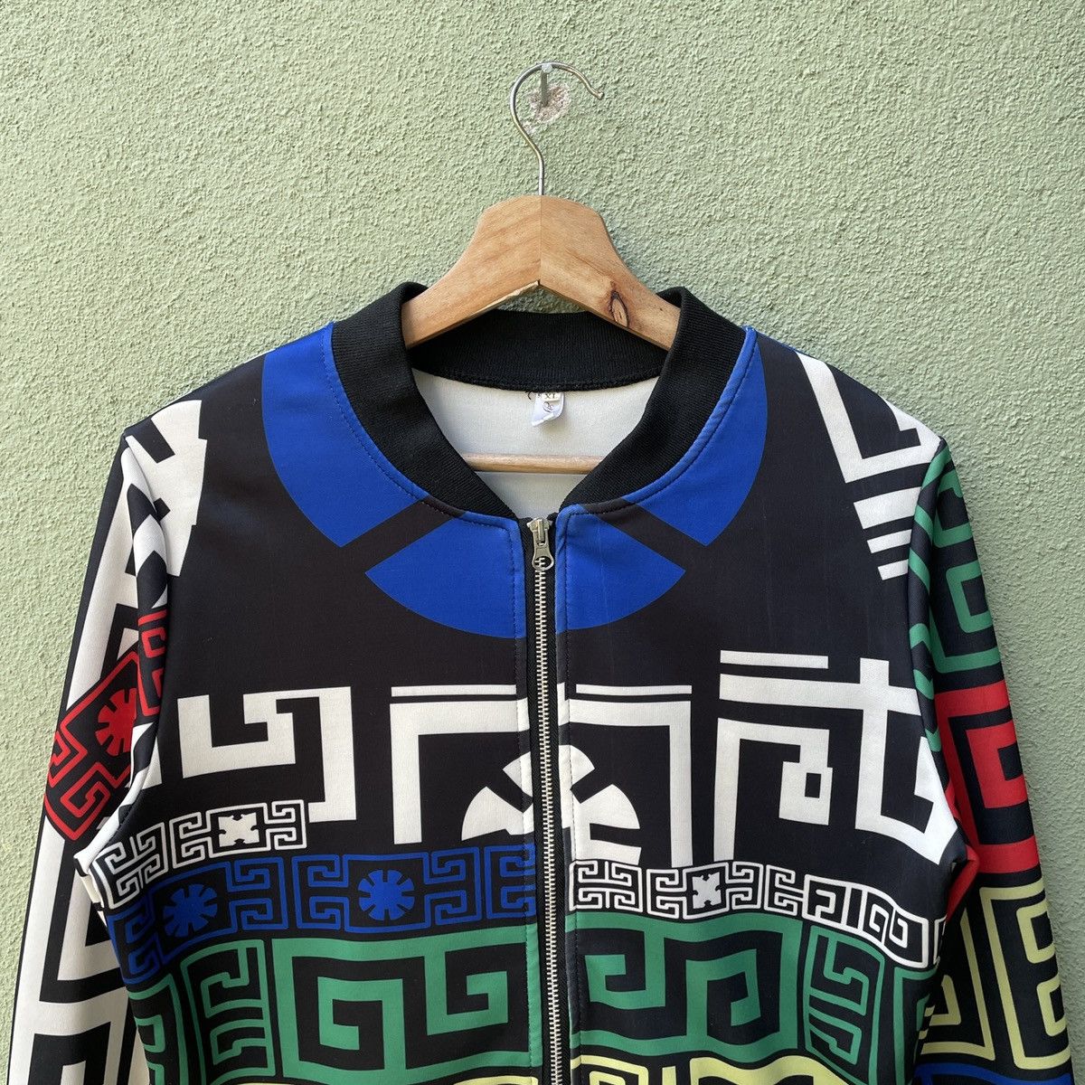 Japanese Brand Japanese Vintag Rare Full Print Zipper Ups Crop Jacket Size US S / EU 44-46 / 1 - 3 Thumbnail