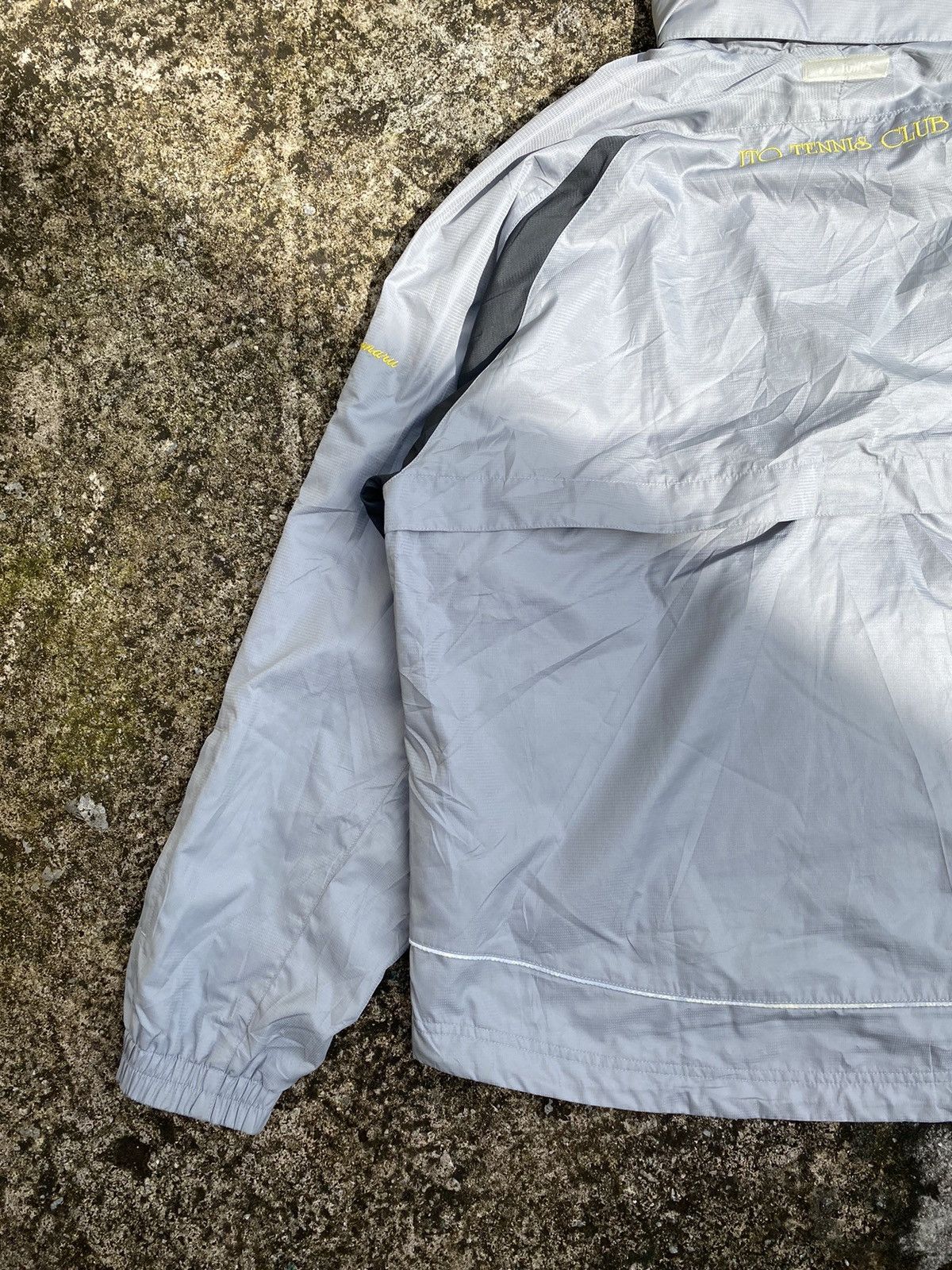 Japanese Brand Yonex HEAT CAPSULE Windbreaker Size US L / EU 52-54 / 3 - 9 Thumbnail