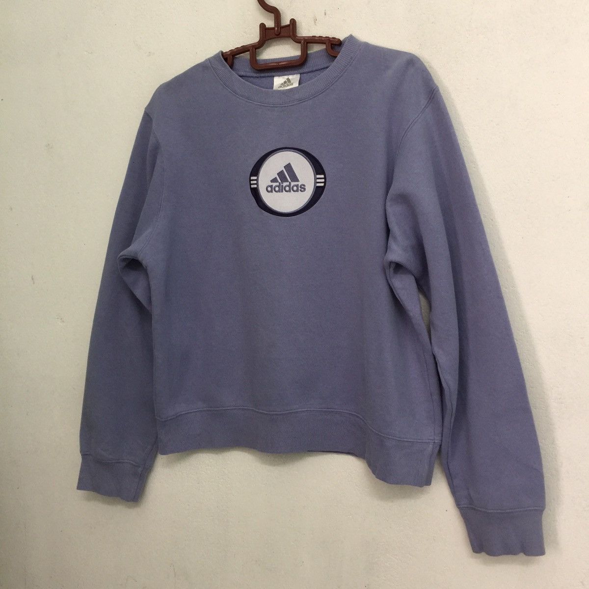 Adidas Adidas Embroidered Logo Crewneck Sweatshirt Size US M / EU 48-50 / 2 - 2 Thumbnail