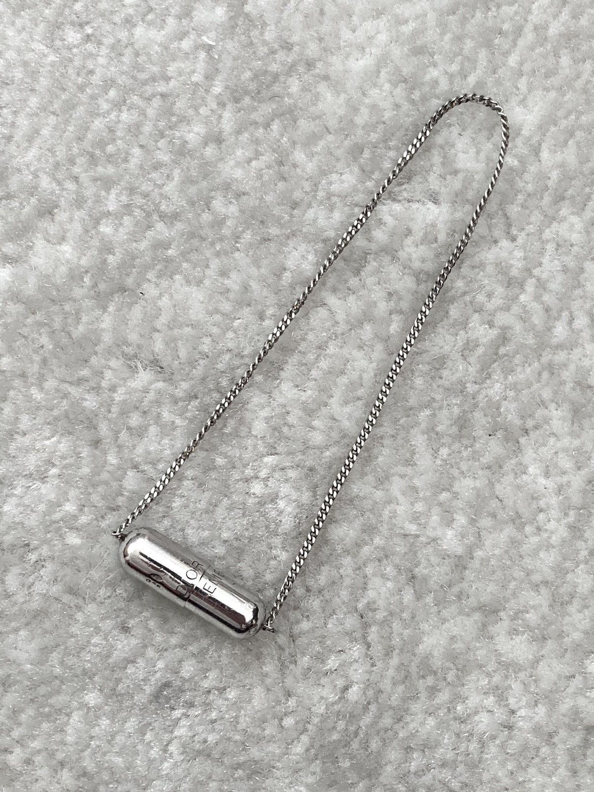 Dior × Hedi Slimane S/S 2002 Emergency Pill Bracelet Size ONE SIZE - 1 Thumbnail
