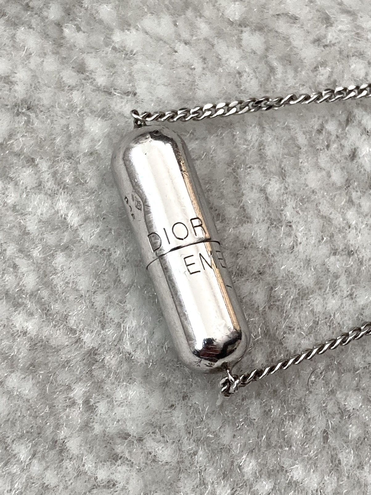 Dior × Hedi Slimane S/S 2002 Emergency Pill Bracelet Size ONE SIZE - 2 Thumbnail