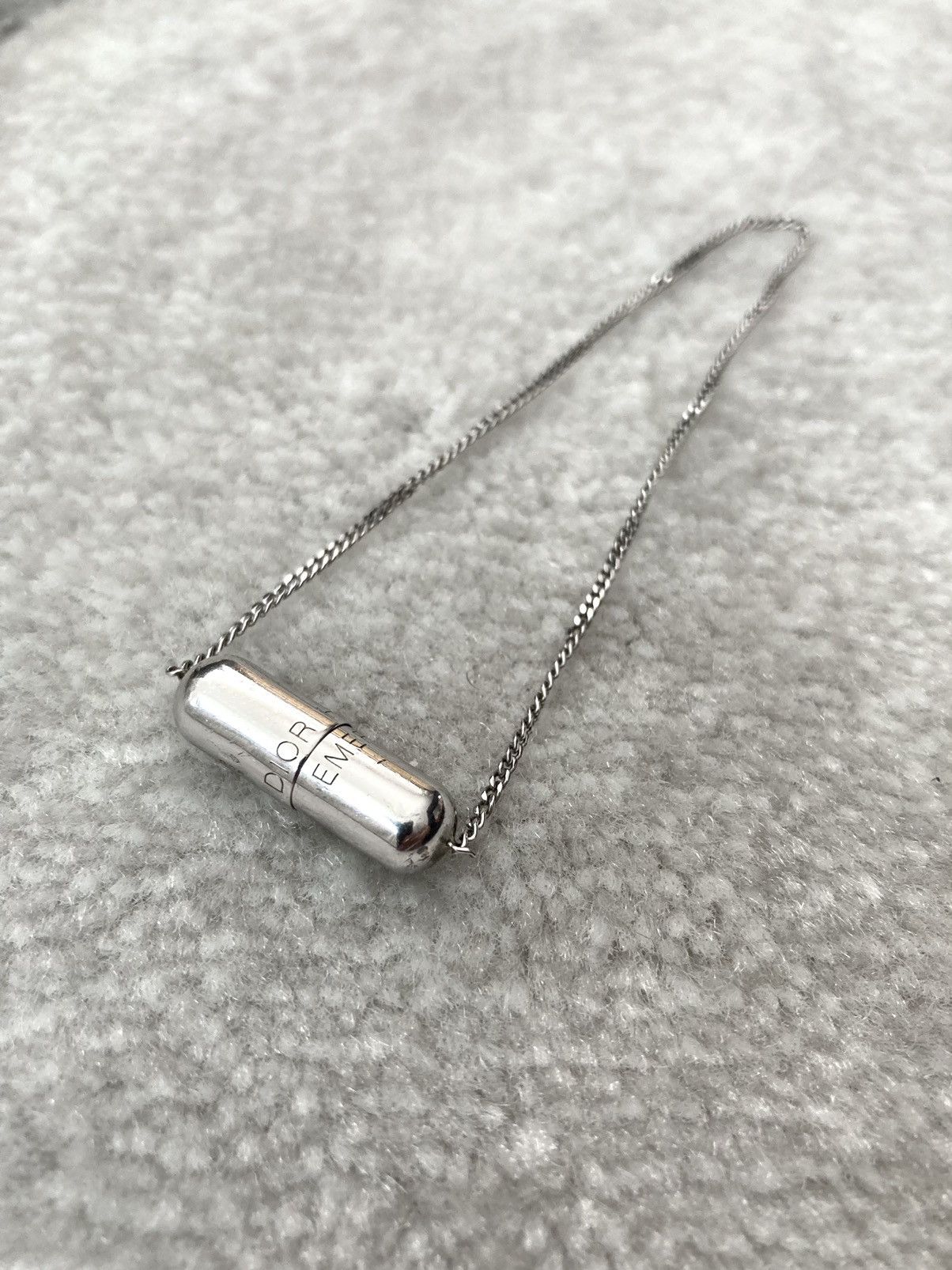 Dior × Hedi Slimane S/S 2002 Emergency Pill Bracelet Size ONE SIZE - 5 Thumbnail