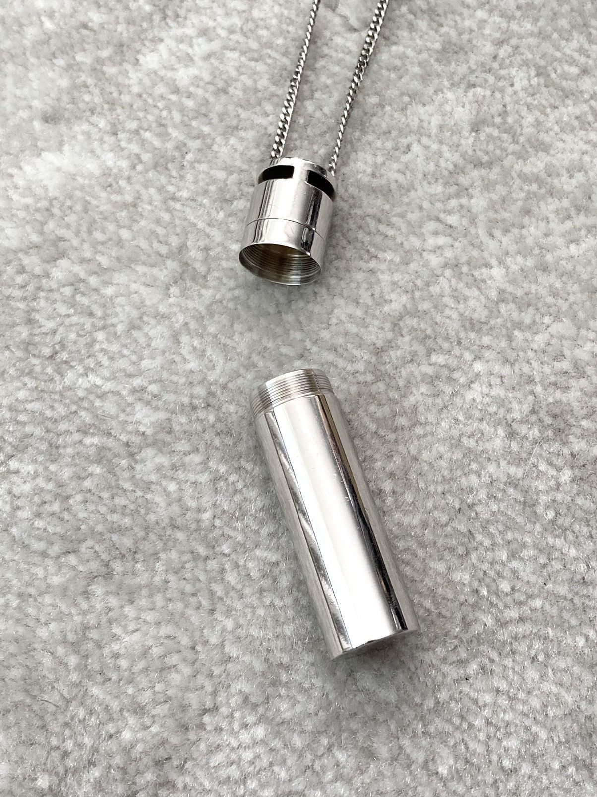 Dior × Hedi Slimane A/W 2003 “Luster” Emergency Pill Necklace Size ONE SIZE - 10 Thumbnail