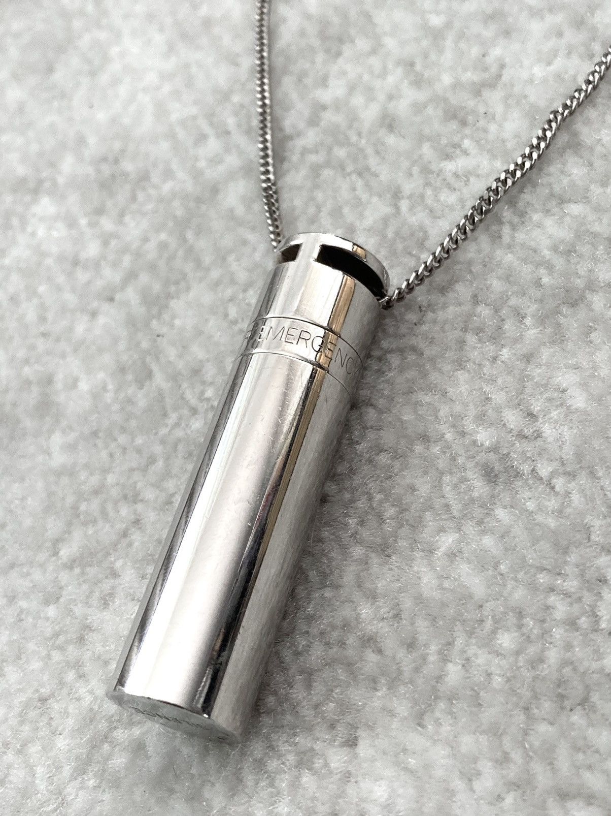 Dior × Hedi Slimane A/W 2003 “Luster” Emergency Pill Necklace Size ONE SIZE - 3 Thumbnail