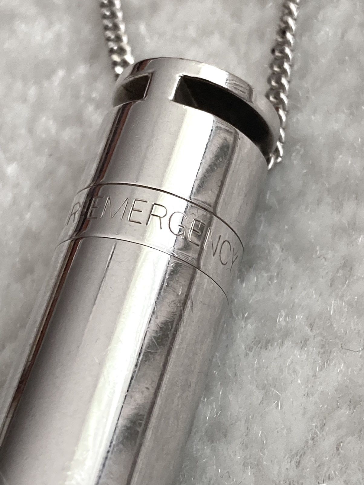 Dior × Hedi Slimane A/W 2003 “Luster” Emergency Pill Necklace Size ONE SIZE - 5 Thumbnail