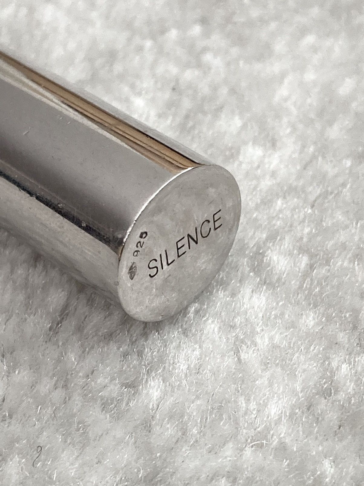 Dior × Hedi Slimane A/W 2003 “Luster” Emergency Pill Necklace Size ONE SIZE - 6 Thumbnail