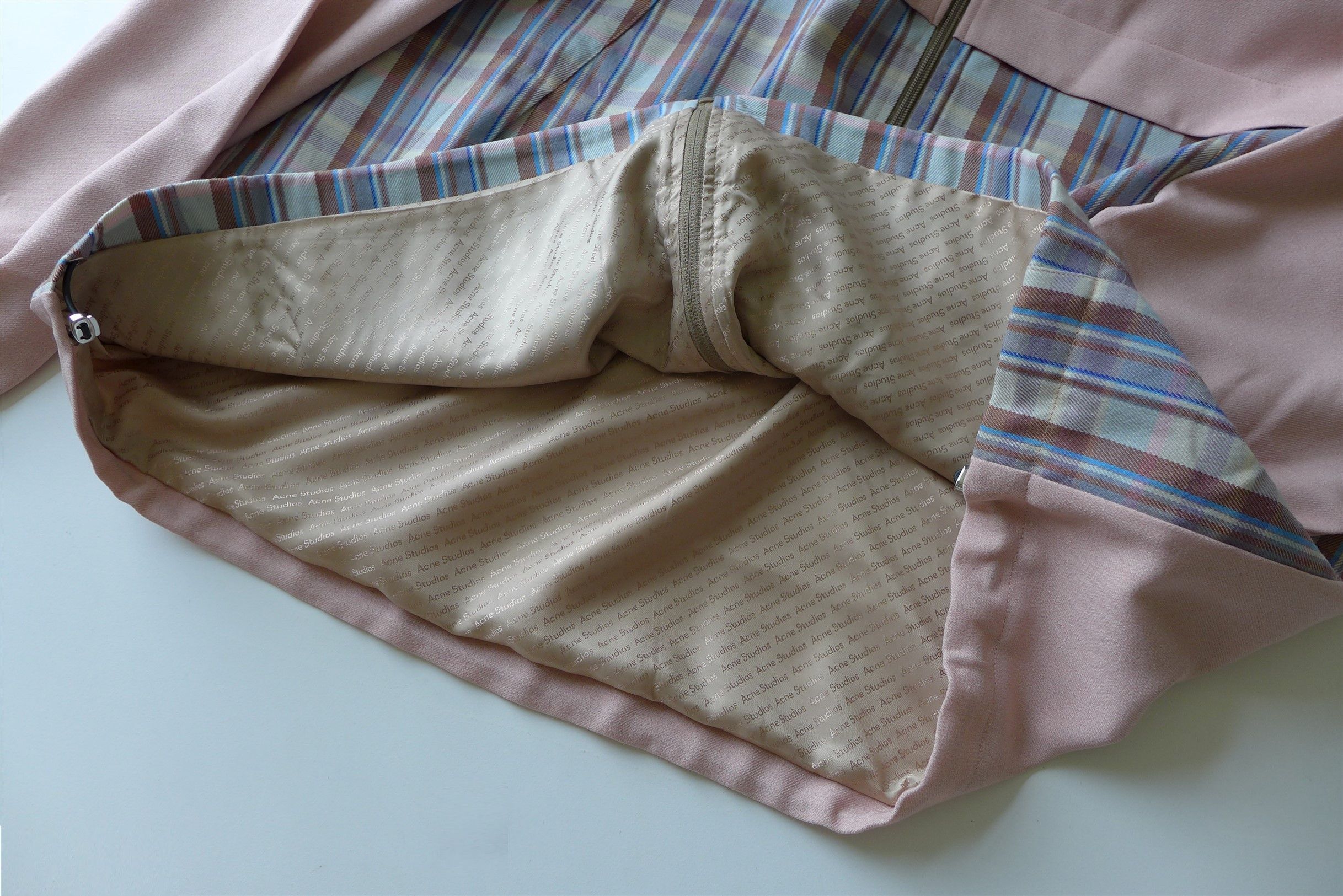 Acne Studios Acne Oversized Olenco Track Jacket - Blossom Pink & Lilac. Size US S / EU 44-46 / 1 - 17 Thumbnail