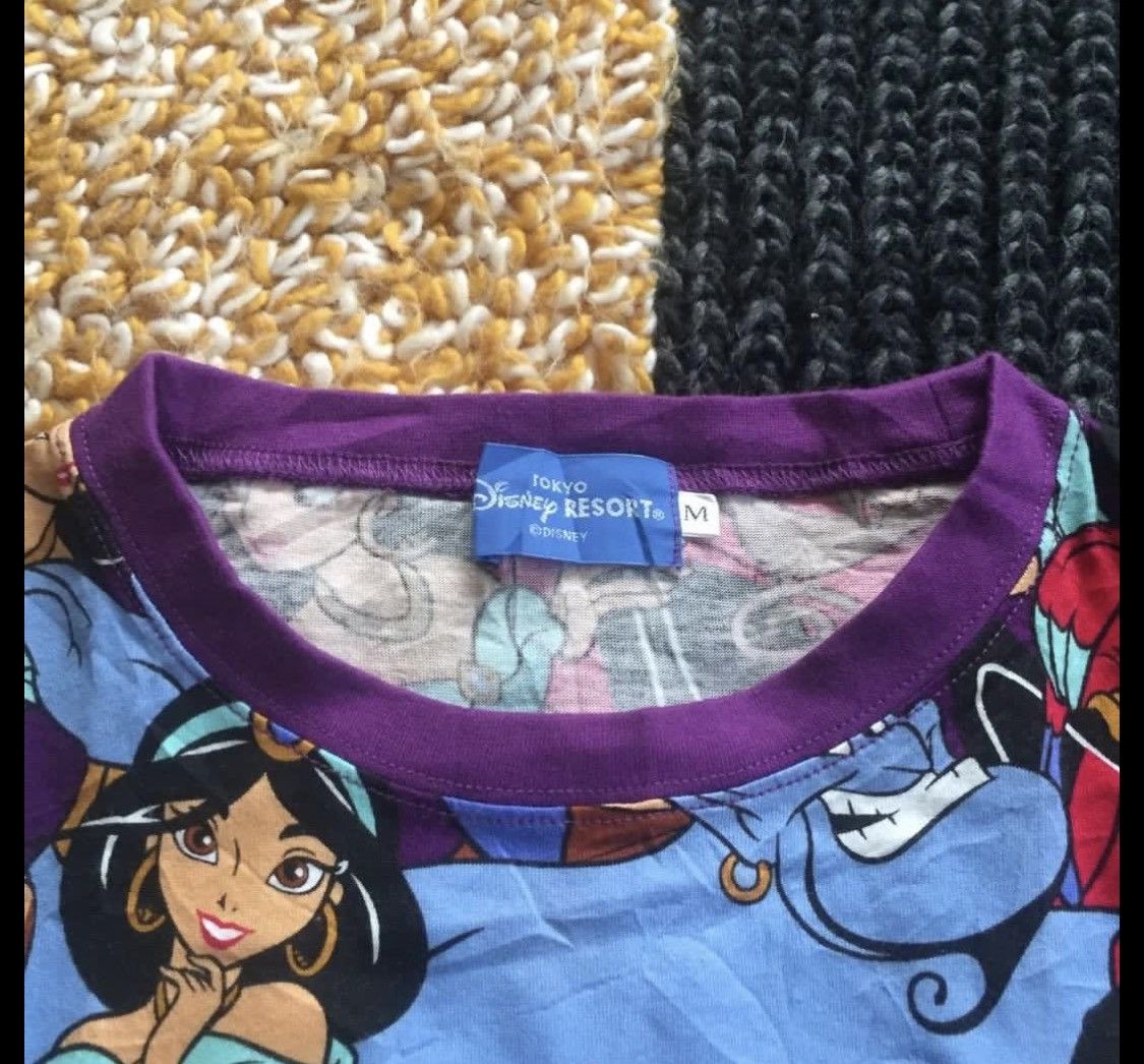Disney VINTAGE ALADDIN FULL PRINT T-SHIRT BY DISNEY TOKYO RARE Size US M / EU 48-50 / 2 - 4 Thumbnail
