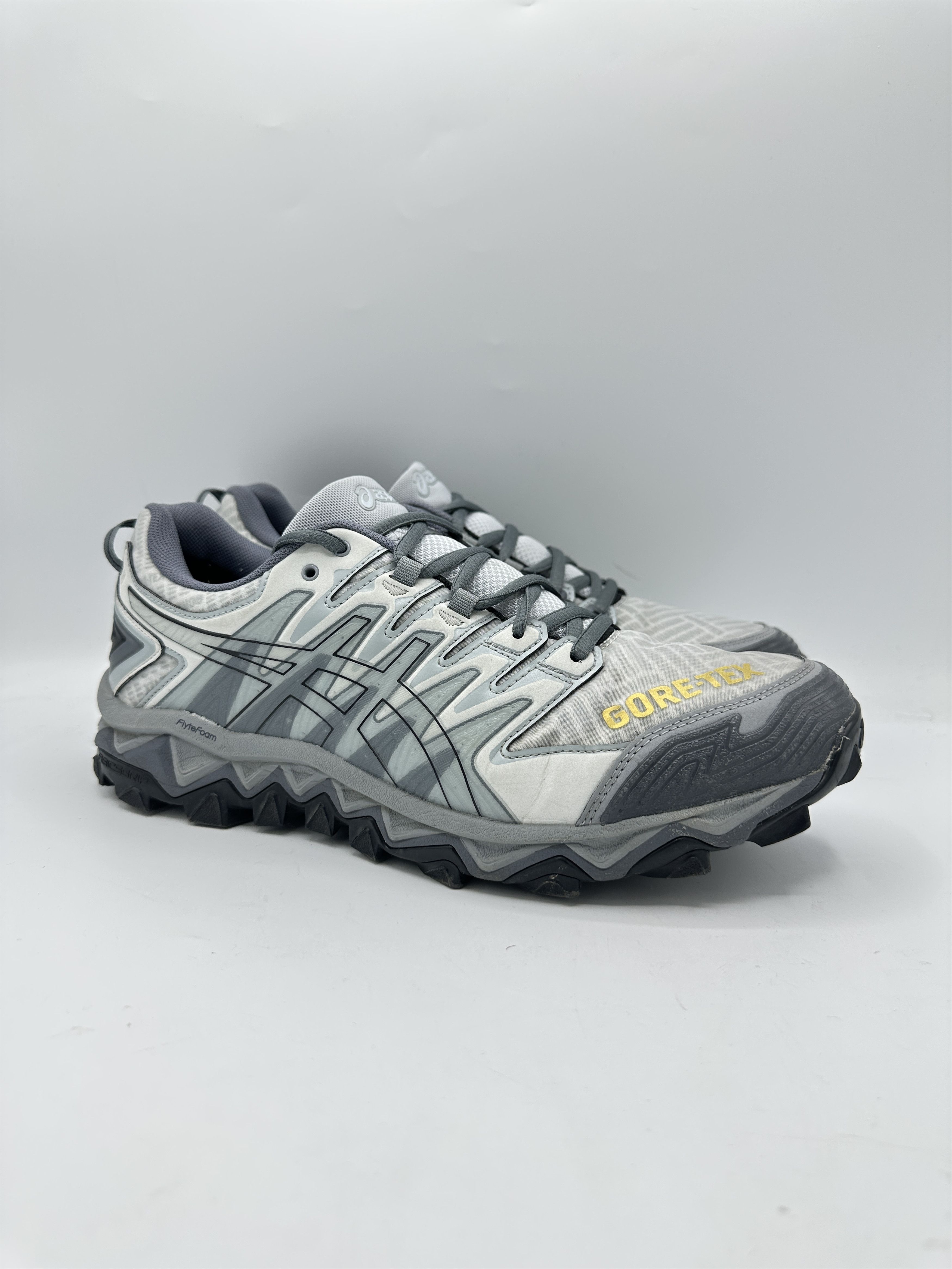 asics gel nimbus 20 size 9