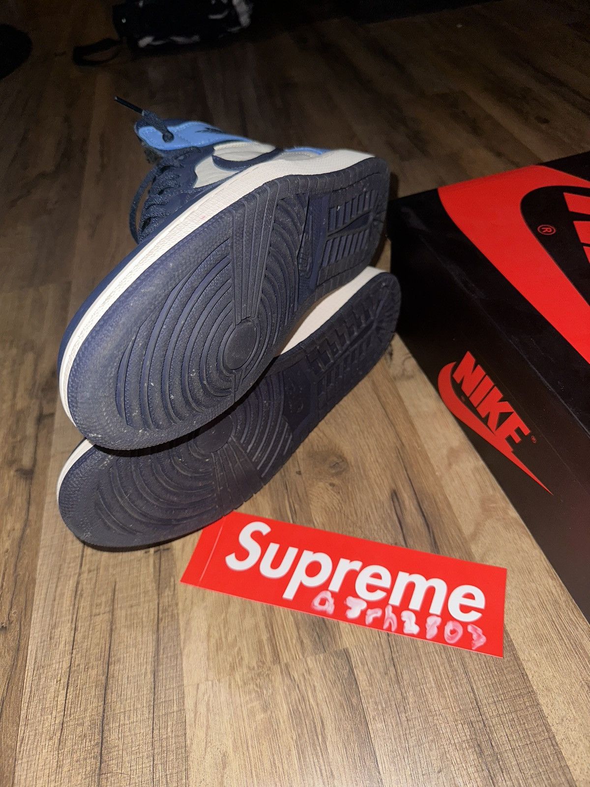 Jordan Brand × Nike Jordan 1 Retro High Obsidian UNC Size US 12 / EU 45 - 4 Thumbnail