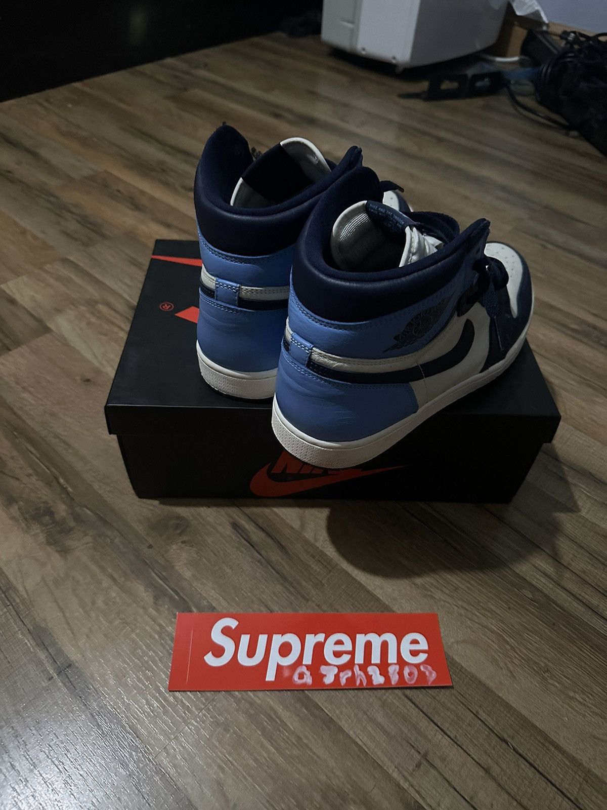 Jordan Brand × Nike Jordan 1 Retro High Obsidian UNC Size US 12 / EU 45 - 2 Thumbnail