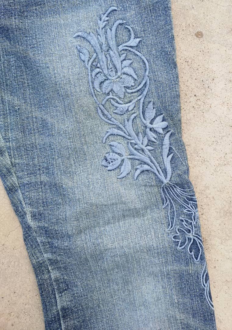 Japanese Brand Takeo Kikuchi Embroidered flare Denim Size 30" / US 8 / IT 44 - 3 Thumbnail