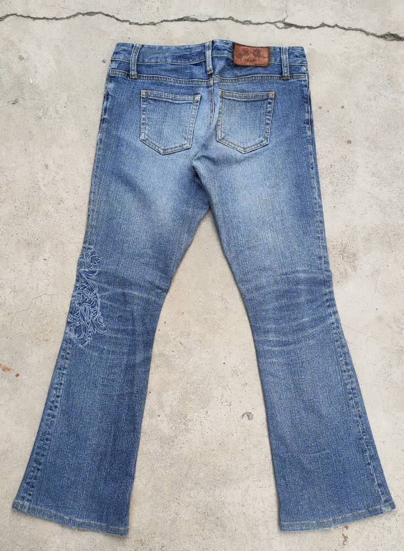 Japanese Brand Takeo Kikuchi Embroidered flare Denim Size 30" / US 8 / IT 44 - 2 Thumbnail