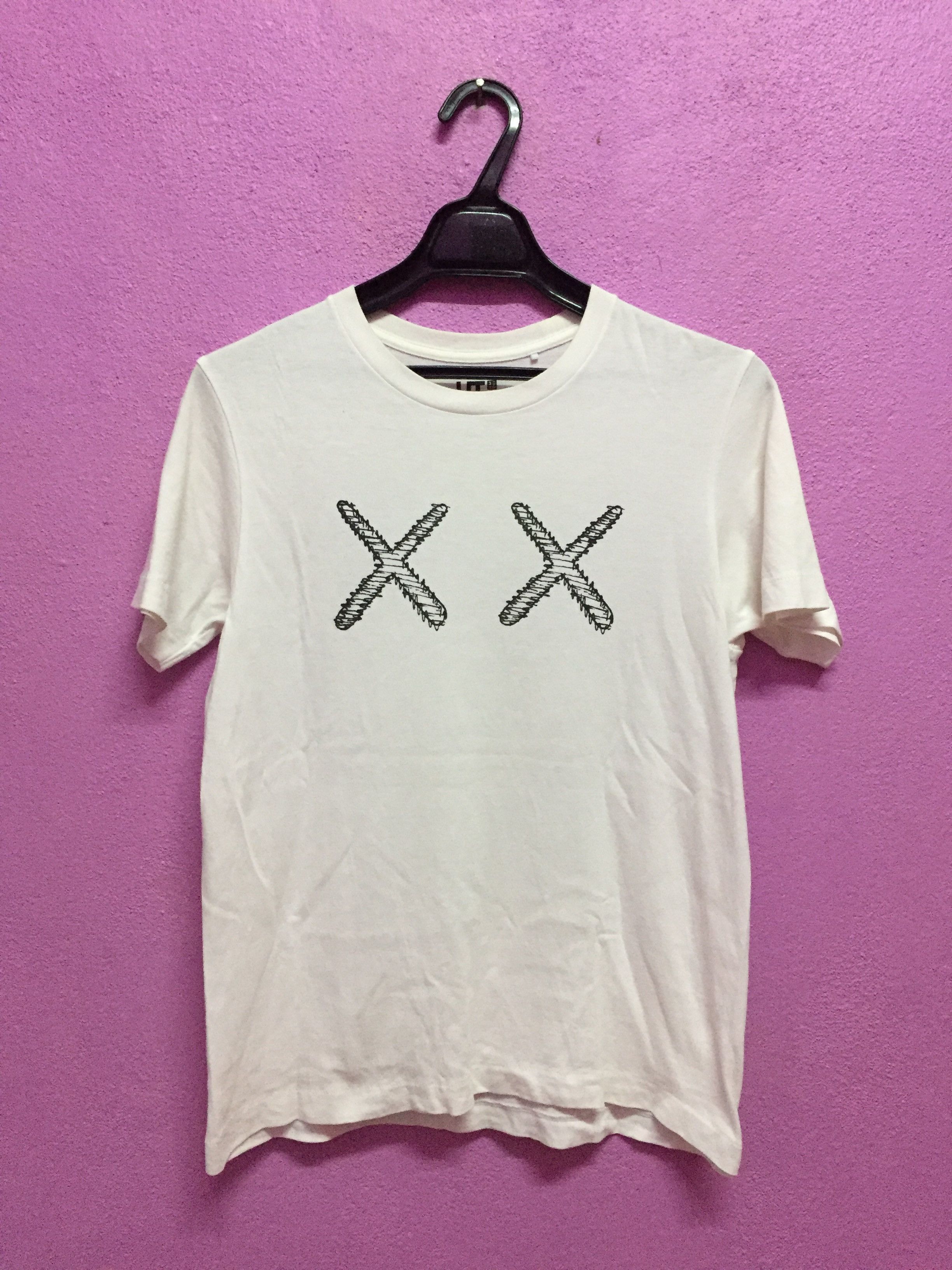 Kaws × Uniqlo Kaws x Uniqlo Skeleton Tee Size US L / EU 52-54 / 3 - 2 Thumbnail